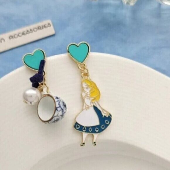 Alice in Wonderland Blue Heart Disney Princess Fairytale Cartoon Teacup Earrings - Picture 4 of 5